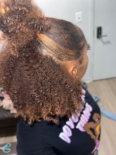 Honey Brown Type 4 Hair, Type 4 Dyed Hair, Caramel Brown Natural Hair, Half Colored Hair, Perfect Curly Hair, Highlights Curly Hair, Honey Brown Hair, Nappy Hair