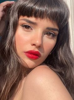 Parisian Makeup Look, French Girl Makeup Look, Parisian Makeup, French Girl Makeup, Italian Makeup, French Makeup, Feminine Makeup, How To Wear Makeup