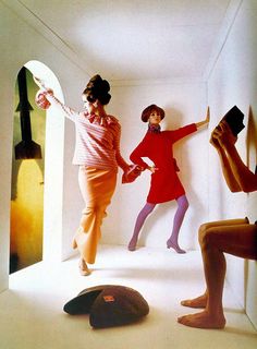 Dorothea McGowan and Jean Shrimpton wearing designs by Micia, photo by Melvin Sokolsky for Harper's Bazaar, July 1964 Green Chiffon Dress, William Klein, Green Silk Dresses, Beatles Fans, Nylon Dress, Vogue Us, 60s Fashion