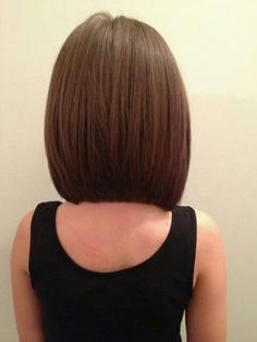 Love ☺ Back Of Bob Haircut, Bob Haircut Back View, Bob Lung, Eva Hair, Angled Bob Hairstyles, Bob Cuts, Kids Hair Cuts, Girl Haircuts