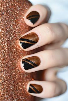 26 originales diseños de uñas con formas geométricas geometric nail design Copper Nails Designs, Geometric Nail, Her Nails, Thanksgiving Nails, Pretty Nail Art, Nail Art Inspiration, Nail Polishes, Trendy Nails