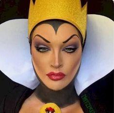 All The Disney Characters, Disney Halloween Makeup, Evil Queen Makeup, Disney Villains Makeup, Unique Halloween Makeup, Fantasy Make-up, Halloween Make-up Looks, Costume Disney, Creepy Halloween Makeup