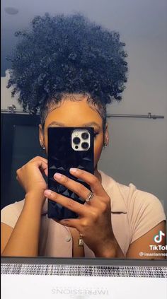 Curly Puff Natural Hair Black, Natural Puff Hairstyles, High Puff Natural Hair, Low Puff, High Puff, Cabello Afro Natural, Cute Natural Hairstyles, Hair Puff