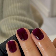 Honeymoon Manicure, Reddish Purple Nails, Wine Nails Short, Fall Nails For Dark Skin, Fall Mani Pedi Combos, Purple Red Nails, Plum Nail Color, Fall Nails Dark, Nail Polish Nails