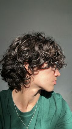 Medium Curly Haircuts, Men's Curly Hairstyles, Medium Length Curly Hair, Aesthetic Hairstyles, Mens Hairstyles Medium, Medium Length Hair Men