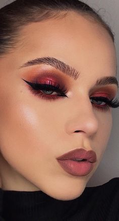 makeup;eyeshadow looks;eyeshadow tutorial;eyeshadow looks step by step;makeup ideas;makeup tutorial; Autumn Eye Makeup, Amazing Wedding Makeup, Make Up Designs, Wedding Makeup Tips, Batons Matte, Red Eyeshadow, Makeup Tip, Hooded Eye Makeup, How To Apply Eyeshadow