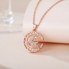 Delicately designed,our elk necklace makes a perfect way to express love by the pendant,which can be customized with an engraving words of your cherished.The exquisite christmas elk with moon necklace creates a strong festive atmosphere. These necklace are not only for christmas day, but also for daily wear.Chain Type: Cable chainWeight: 2.1 gHeight: 20.5 mmMaterial: 925 SilverPlating Color: Rose Gold Christmas Gift Necklace, Elegant Necklace For Her As A Christmas Gift, Elegant Necklace As Christmas Gift For Her, Elegant Necklace For Christmas Gift, Rose Gold Necklace For Christmas Anniversary, Rose Gold Necklace For Anniversary And Christmas, Round Christmas Necklace As Gift, Customized Elegant Name Necklace For Christmas, Elegant Christmas Necklace Gift For Her