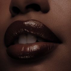 Make Up Lips, Vampire Lips, Brown Lipstick, Big Forehead, Cool Makeup Looks, Dark Paradise, Dark Lips, Aesthetic Women