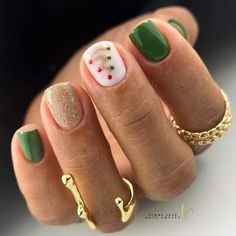 Short Christmas Nail Inspiration, Christmas Nails For Kids Short Nails, Christmas Holiday Nails Short, Christmas Nails Anc, Santa Nails Short, Holiday Nail Art Short Nails, Hard Gel Nails Christmas Design, Short Neutral Holiday Nails, Professional Holiday Nails