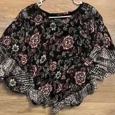 Never Worn Black Bohemian Blouse With 3/4 Sleeves, White Embroidered Blouse, Bohemian Floral Print Top With 3/4 Sleeves, Tie Waist Top, Loose Fit Blouse, Bell Sleeve Blouse, Women Tunic Tops, Wrap Blouse, Floral Print Shorts