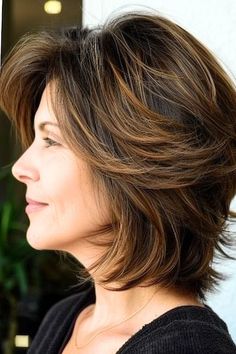 Layered Haircut For Thick Hair, Hairstyle For Women Over 40, Bobbed Hair, Blonde Layered Hair, Hairstyle For Women, Short Sassy Haircuts, Bob Hairstyles For Thick