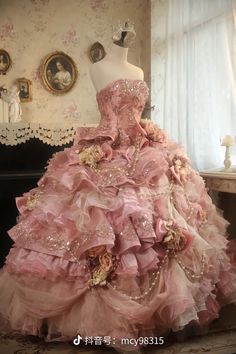 Vintage Princess Gown, Big Dresses Drawing, Unique Quince Dresses, Pink Debut Theme, Debut Dresses Filipino, Pink Gown Elegant, Sweet 15 Dresses Quinceanera, Quince Aesthetic, Quince Dresses Champagne