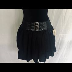 Black Mini Elastic Waist Buckle Belt Design In Front Size Large New Girlfriend Clothes, Belt Design, Buckle Belt, Women Skirts Midi, Black Mini, Belt Buckles, Mini Skirt, Midi Skirt, Elastic Waist