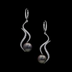 Khuyen Tai, Modern Diamond Jewelry, Colored Pearls, Tahitian Pearl Earrings, Award Winning Jewelry, Modern Jewellery Design, Sweet Earrings, White Gold Studs, Pearl And Diamond Earrings