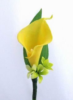 Yellow Boutonniere, Yellow Calla Lily, Lily Centerpieces, Calla Lily Boutonniere, Lily Bridal Bouquet, Silk Bridal Bouquet, Silk Wedding Bouquets