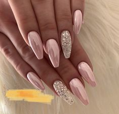 Nails Acrylic Chrome And Glitter, Chic Nails Classy Pink, Ombre Nail Art Designs Classy, Nude And Rose Gold Nails, Party Nails New Years Eve, Chrome And Glitter Nails, Chrome Ombre Nails, Chrome Nails Pink, Nail Artwork