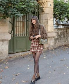 Scottish Skirt Outfit, Cool School Outfits, Scottish Clothing, Cool School, Preppy Fall Outfits, Outfits Simple, Scottish Fashion, Preppy Fall, Casual Preppy Outfits