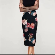 Very Nice Fabric. Stretch. Zara Skirts, Cool Fabric, Zara Black, New Color, Black Red, Pencil Skirt, Womens Skirt, Black And Red, Pencil