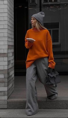 Orange Turtleneck Outfit, Grey Turtleneck Outfit, Mode Hippie, Looks Street Style, 가을 패션, Grey Pants, Autumn Outfit, Looks Style, Winter Fashion Outfits