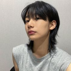 Korean Soft Mullet, Cute Masculine Haircuts, Asian Wolf Cut Short, Mullet Wolfcut Men, Masc Wolfcut Straight Hair, Asian Modern Mullet, Medium Mullet Haircut, Wolf Cut Short Men, Japanese Wolf Cut