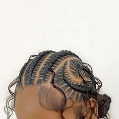 6 Braids Cornrows, Hairstyle With Braiding Hair, Feed In Braids Into Low Bun, Natural Hairstyles Braids, How To Style Braids, Trendy Braided Hairstyles, Cornrow Hairstyle, Long Hair Summer, Easy Braided Hairstyles