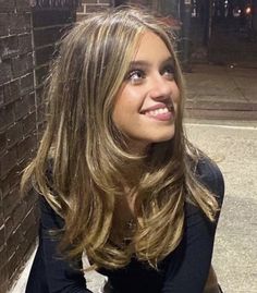 Haircut Selfie, Photo Hijab, Rambut Brunette, Brown Hair Inspo, Blonde Hairstyles, Cute Hairstyle, Hairstyles For Layered Hair, Blonde Hair Inspiration, Hijab Girl