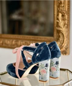 Royal Blue Wedding Shoes, Royal Blue Wedding, Fabulous Shoes, Carrie Bradshaw, Shoe Closet, Crazy Shoes, Pretty Shoes, Dream Shoes