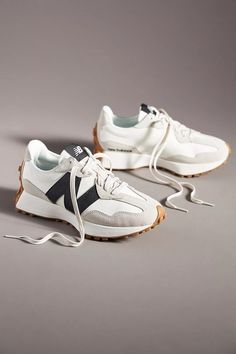 Nb Shoes, Stylish Running Shoes, Asics Onitsuka, Mom Shoes, Sneaker Trends, Bamboo Bag, Trends For 2024, Tennis Fashion