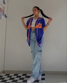 Baseball Jerseys Women Outfits, Open Baseball Jersey Outfit Women, Baseball Button Up Outfit, 90s Baseball Jersey Outfit, Rocky Blue Outfits, Astros Jersey Outfit Women, Baseball Jersey Outfit Aesthetic, Mlb Jersey Outfit Woman, Mets Jersey Outfit