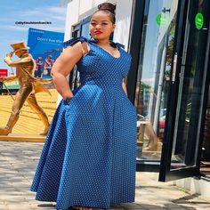 shweshwe tswana setswana sepedi seshweshwe Makoti Outfits, Shweshwe Designs, Seshweshwe Dresses, Sepedi Traditional Dresses, Fashion Traditional