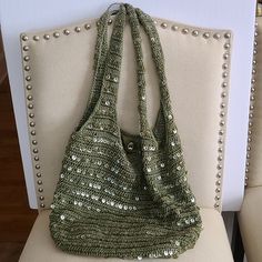 Green Sequined Crocheted Hobo bag Sequin Crochet Bag, Crochet With Sequins, Crochet Sequins, Hobo Bag Crochet, Peter Pan Kostüm, Green Crochet Bag, Sequin Crochet, Crochet Hobo Bag, Sequin Bag