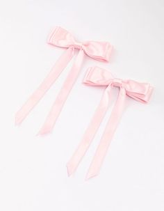 The ballet-core trend has officially taken over and it's influencing the way we accessorise! From soft pastels, tulle and now the revival of hair bows — we can't get enough of the Pinterest-worthy trend. Discover our collection of versatile hair bows, perfect for adding interest to your hairstyle or elevating your outfit. Style them in your hair, or get creative by pinning them to your outfit or handbag for added flair to your look. This set of pink scalloped hair bows comes in a pack of two. | Lovisa Pink Fabric Satin Scallop Hair Bows Pack Girly Gifts Ideas, Spring Carnival, Ballet Core, Pink Coquette, Girly Gifts, Pastel Pink Aesthetic, Your Hairstyle, Birthday List, Outfit Style