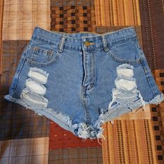 Distressed Blue Demin High-Rise Waisted Short Shorts Jeans Jean Bottoms Shorties Women's Size Small S 26 Rip Ripped Sexy Hotgirl Summer Cute In Unworn Perfect Condition, 13 Inches Waist Laying Flat, So 26 Inches Around. Scout Aesthetic, Jean Bottoms, Statement Shorts, Inspo Fits, Ripped Jean Shorts, High Waisted Jean Shorts, Fashion Board, Shorts Jeans, High Rise Shorts