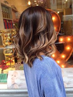 Mid length hair balayage bronde street style hair inspiration Brunette Balayage, Wavy Hairstyles, Medium Hairstyles, Winter Hair Color, Short Hairstyle, Hair Color Balayage, Ash Blonde