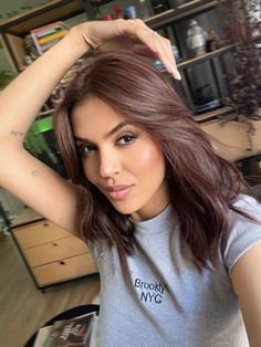 #cortesdecabelo #curto #marrom #corteecor #cortefeminino #curtinho #longbobhairstyles #longhair #cuthair #color #chocolate Chocolate Brown Hair Bob, Milk Chocolate Hair, Mocha Color Hair, Brown Bob Hair, Mocha Hair, Chocolate Hair, Chocolate Brown Hair, Long Bob Hairstyles, Color Chocolate