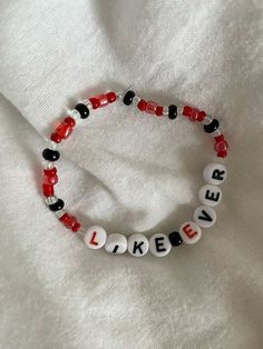 Red Era Bracelet Ideas, Red Era Friendship Bracelet, Red Friendship Bracelet Ideas, Red Taylor Swift Bracelet Ideas, Taylor Swift Red Bracelet Ideas, Red Friendship Bracelet Taylor Swift, Red Taylor Swift Bracelet, Red Bracelet Taylor Swift, Friendship Bracelet Ideas Taylor Swift