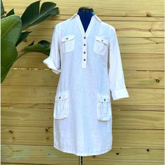 Old Navy Linen Blend Shirt Dress Ivory Size Xs Straight From Top To Bottom For An Easy Relaxed Fit. Collared V-Neck. Straight Hem. 3/4 Sleeves With Roll Tab Sleeves. Roomy Front Cargo Pockets With Flap And Button Closure. Chest Pockets. Machine Wash. Off-White/Ivory. Linen Blend. Styled Like A Shirt Looks Like A Dress. * Pit To Pit: 18” (All Flat & Approx) * Waist: 17.5” * Hips: 19.5” * Length: 32 3/4” * Condition: Nwt (1 Stain Noticed) Wear To Beach, White Party, Vacation, Cruise. White Beach Shirt Dress With Pockets, White Shirt Dress With Pockets For The Beach, White Shirt Dress With Pockets For Beach, Fitted Shirt Dress With Pockets For Vacation, Fitted Shirt Dress With Pockets For Beach, White V-neck Shirt Dress With Relaxed Fit, White V-neck Dress With Pockets, White Tops With Pockets For Vacation, White Shirt Dress With Pockets For Summer