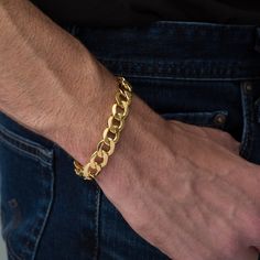 This men’s attractive curb chain bracelet is certain to make fashion waves. Crafted in warm 10K gold, this 11.3mm-wide style completes any dressy look with ease. Handsomely finished and ready to wear, this 9.0-inch bracelet secures with a lobster claw clasp. Formal Cuban Link Chain Bracelet, Classic Gold Cuban Link Chunky Chain Bracelet, Modern Gold Cuban Link Chain Bracelet, Modern Gold Chain Bracelet With Cuban Link, Classic Yellow Gold Cuban Link Bracelet With Chunky Chain, Modern Gold Cuban Link Bracelet With Curb Chain, Modern 14k Gold Cuban Link Bracelet, Modern Gold Cuban Link Bracelet, Make Fashion