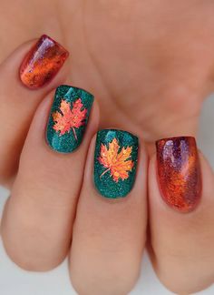 Dot Nail Art Designs, Fall Leaves Nail Art, Dot Nail Art, Green Nail, Makijaż Smokey Eye, Pretty Nail Art