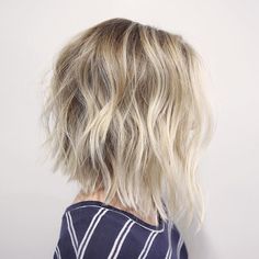 Long bob loiro: 50 inspirações para você se apaixonar Trendy We Fryzurach, Blonde Lob, Messy Bob, Messy Bob Hairstyles, Haircut Wavy, Amazing Hairstyles, Wavy Lob, Choppy Bob Hairstyles