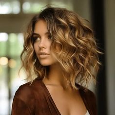 Bobs Wavy Hair, Curly Bob 2024, Haircuts For High Foreheads, Short Cut For Thick Hair, Box Bob Haircut 2023, Bobs For Thick Wavy Hair, Curly Long Bob Hairstyles, Curly Hair Bob Naturally, Curly Lob Haircut Naturally