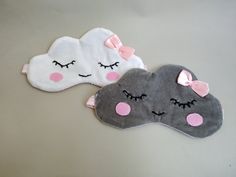 We offer you high-quality, efficient and extremely comfortable Gray or White Cloud with pink bow sleep mask! Cute mask for sleep is quite an attractive design. This cute night mask is very perfect for everyday use or special occasion. These cute eye sleep masks can be used for headaches that are sensitive to light, and those long flights when you just want to rest. It will become your indispensable attribute to travel by train, plane, bus, as well as for those engaged in yoga, it is useful during meditation. The outer layer of this mask is Gray plush. The masks are padded with a layer of black fabric and a layer of fleece for complete light blocking. The back side of this mask is pink satin fabric. Pink elastic is used to keep the mask in place.  Perfect gift for children, her, friends or Kids Eye Mask, Cute Sleep Mask, Pink Satin Fabric, Night Mask, Cute Mask, Mask Cute, Sleep Masks, Soft Eyes, Boys Sleepwear