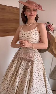 Veja Agora 30 Incríveis Ideias Para roupa de convidada festa de 15 anos 35 Vintage Floral Dress 1950s, Vintage Style 50s, Feminine Look Classy, 50 Aesthetic Fashion, Vintage Outfits Classy 1950s Retro, 1950 Dresses Vintage Classy, 50s Classy Fashion, 50s Inspired Outfits Vintage, 50s Outfits For Women Vintage