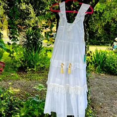 Beautiful Maxi Dress Resort Wear True Destinations New With Tags White Cotton Dresses For Vacation, White Cotton Dress For Vacation, Destination Dress, Beautiful Maxi Dresses, Summer 2024, Resort Wear, Color White, Spring Summer, Maxi Dress