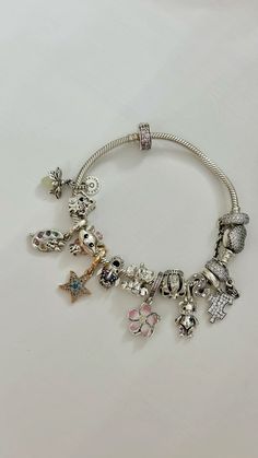 ig samiyamnr Pandora Bracelet Ideas Sliver, Pandora Bracelet Charms Ideas Silver, Pandora Bracelet Inspiration, Pandora Bracelet Stack, Cute Pandora Bracelet, Pandora Bracelet Ideas, Pandora Silver Bracelet, Charm Bracelet Pandora, Pandora Design