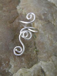 Toe ring... "whimsical" silver wire wrapped toe ring. Silver Wire Wrapped Toe Rings, Sterling Silver Wire Wrapped Toe Ring, Wire Pendant, Toe Ring, Wire Wrapped Rings, Wire Wrapped Earrings, Large Ring, Jewelry Making Tutorials, Small Rings