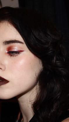 Witchy Fall Makeup, Fall Makeup Trends 2023, Dark Red Eye Makeup, Red Make Up Looks, Grungy Makeup Look, Sheer Shirt Outfits, Red Eyeshadow