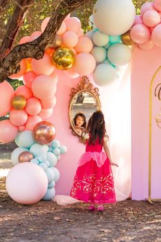 Princess Ball Party Theme, Disney Princess Party Entrance, Disney Princess Slumber Party, Princess Halloween Party Ideas, Princess Costume Party, Kids Birthday Themes Girls Decorations, Princess Party Theme Decorations, Disney Princess Birthday Balloon Arch, Princess Party Balloon Decor