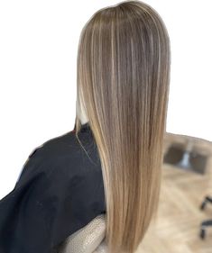 Highlights Brown Hair Balayage, Blond Highlights, Balayage Straight Hair, Blonde Lowlights, Perfect Blonde Hair, Rambut Brunette, Summer Blonde Hair, Brown Hair Looks, Bronde Balayage