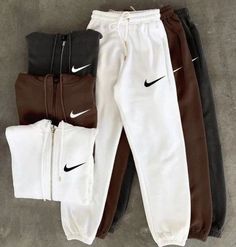 Cute Nike Outfits, Trendy Outfits For Teens, Cute Lazy Outfits, Cycling Clothing, Nike Sweatpants, Cute Comfy Outfits, Simple Trendy Outfits, Cute Everyday Outfits, Sporty Outfits